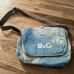 d&g junior denim messenger bag